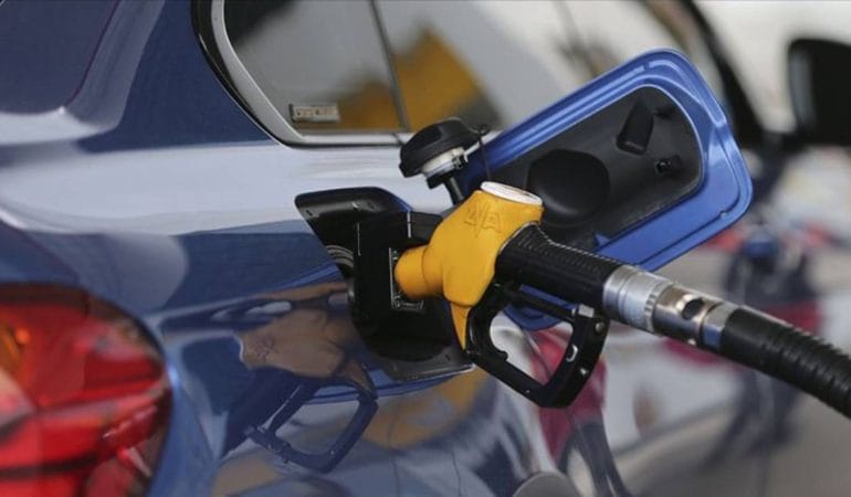 Motorin ve Benzine Yeni Zam