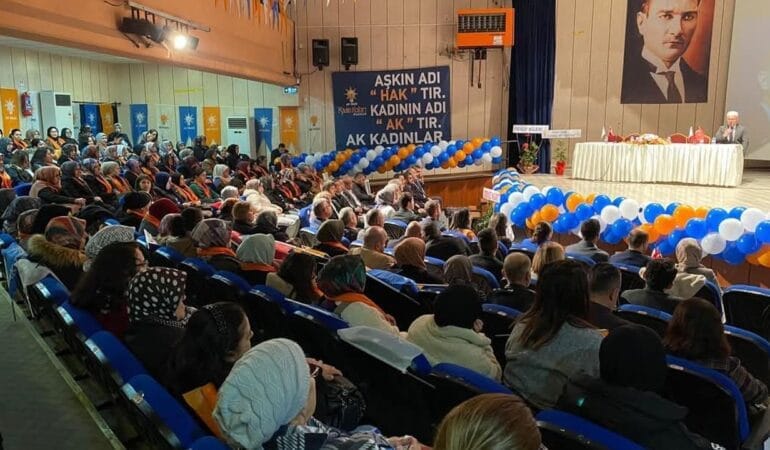 AK Parti Kadın Kolları Kongresine Yoğun Katılım