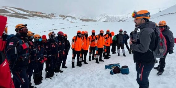 Davraz’da çığ eğitimiyle güvenlik