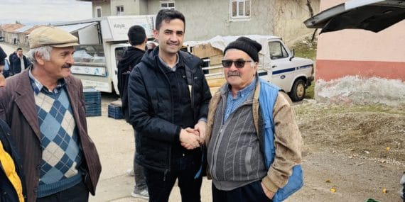 Mustafa Özmen Pazar Ziyareti Gerçekleştirdi