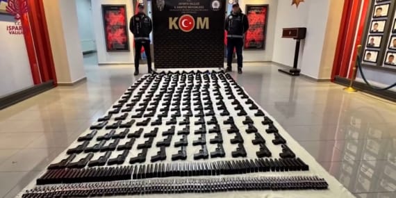 Eğirdir de Kaçak Silah Operasyonu 4 Kişi Tutuklandı