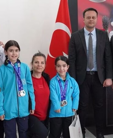 Isparta İl Gençlik ve Spor Müdürlüğü’nden para badminton’da büyük başarı!