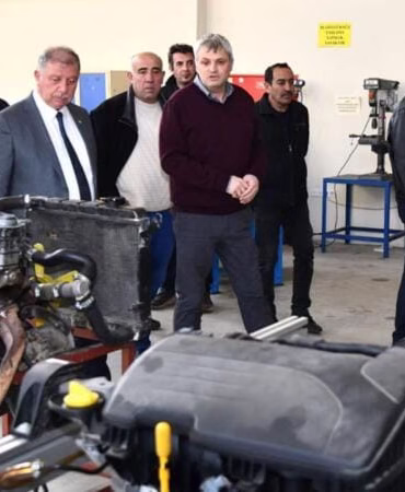 Isparta TOBB Meslek Lisesi öğrencileri üretim yaparak gelir elde ediyor