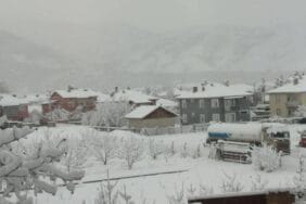 Şarkikaraağaç bahara giderken kar yağdı