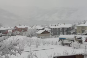 Şarkikaraağaç bahara giderken kar yağdı