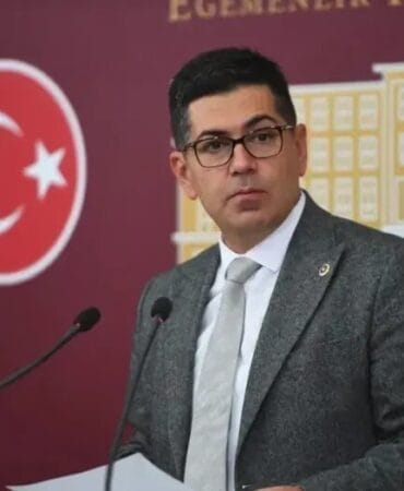 Halıcı dan Cunta Cevabı