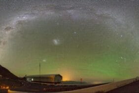 Atacama semalarında gizemli yeşil parıltı: Bilim insanları “airglow” dedi