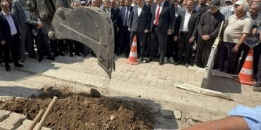 Eğirdir Pınar Pazarı’na doğalgaz için kazma vuruldu
