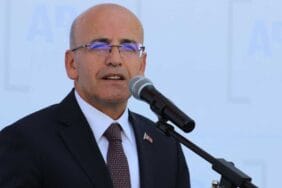 Bakan Mehmet Şimşek Londra’da yatırımcılarla buluşuyor
