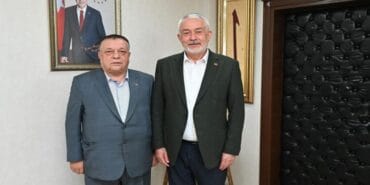 Isparta'da emeklilerden Başkan Başdeğirmen’e hizmet teşekkürü