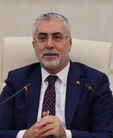 Bakan Işıkhan: Ev kadınlarına emeklilik hakkı geliyor