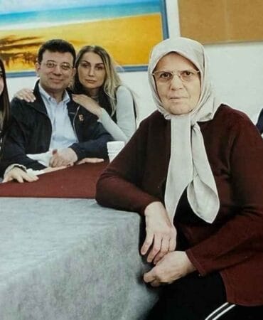 İmamoğlu'ndan cezaevinde ilk fotoğraf!