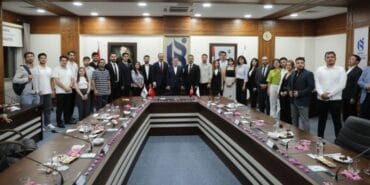 Bakan Yumaklı, ISUBÜ’yü ziyaret etti