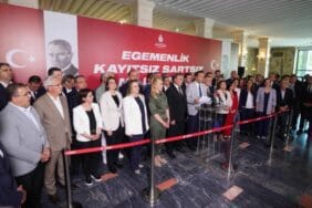 Baskılara karşı ayaktayız