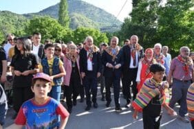 Isparta'da 400 yıllık kurban indirme geleneği sürdürülüyor