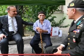 92 yaşındaki Sait Amcadan Mehmetçik’e örnek bağış