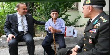 92 yaşındaki Sait Amcadan Mehmetçik’e örnek bağış