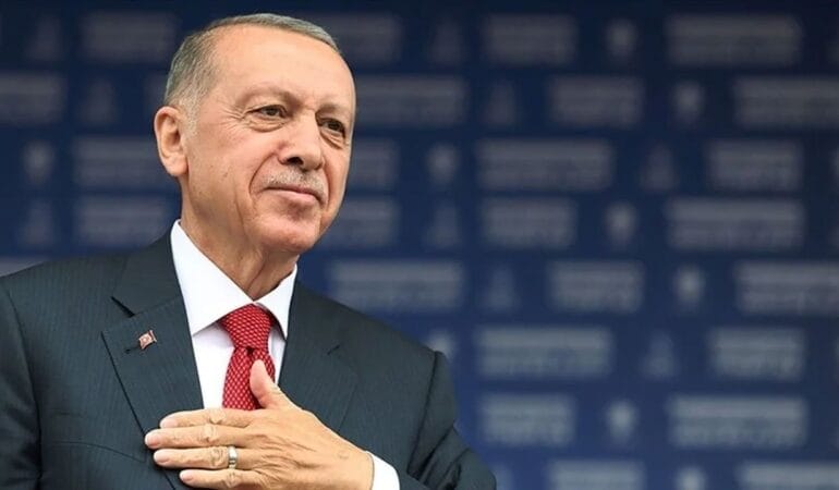 Cumhurbaşkanı Erdoğan’dan Babalar Günü paylaşımı: “Tüm fedakâr babalarımızın günü kutlu olsun”