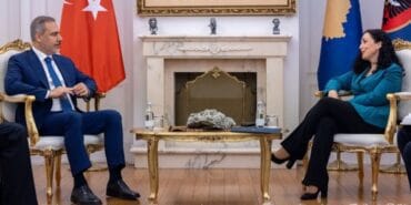 Bakan Fidan, Kosova Cumhurbaşkanı Osmani ile Tiran’da bir araya geldi