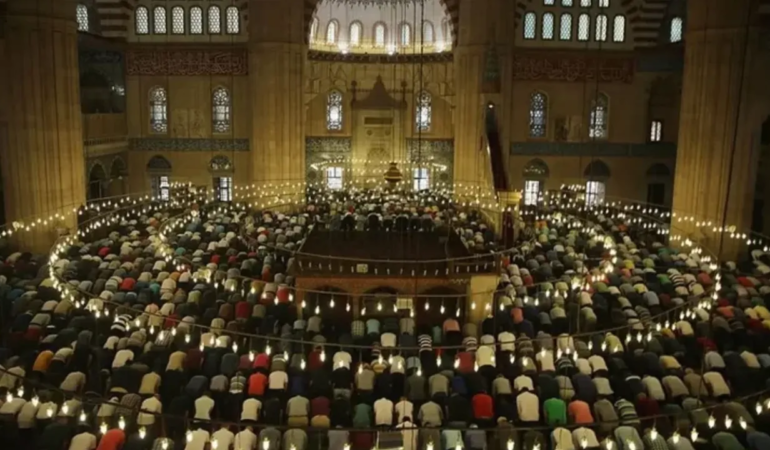 Bayram namazı saat kaçta? 2025 Kurban Bayramı namaz vakitleri