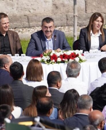 Öğretmenler Eğitime İstediği İl'de Katılabilecek