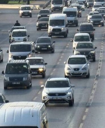 Bayram sonrası ilk iş günü! İstanbul'da trafik yoğunluğu