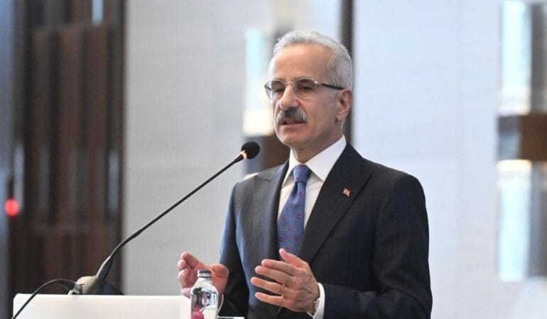 Bakan Uraloğlu: İran hariç hava sahası kısıtlamaları kaldırıldı