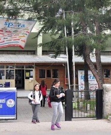 61 yıllık spor salonu yıkılıyor