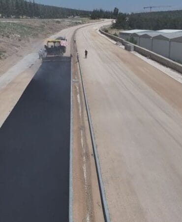 1002 TOKİ yeni bağlantı yolu asfaltlanıyor