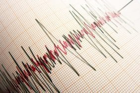 Seismograph,And,Earthquake.,A,Seismograph,That,Records,The,Seismic,Activity