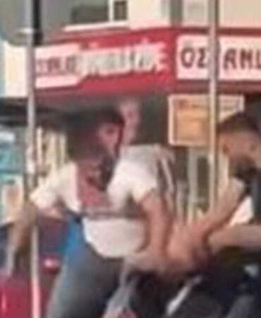 İstanbul'un göbeğinde genç kadınları kaskla darbettiler