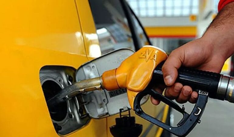 İndirim kısa sürdü! Motorin yeniden 50 TL'nin üzerine çıktı