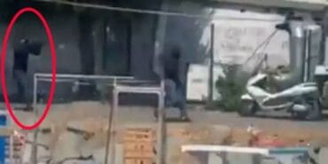Küçükçekmece'de silahlı gruplar çatıştı: Keleşle saldırdılar