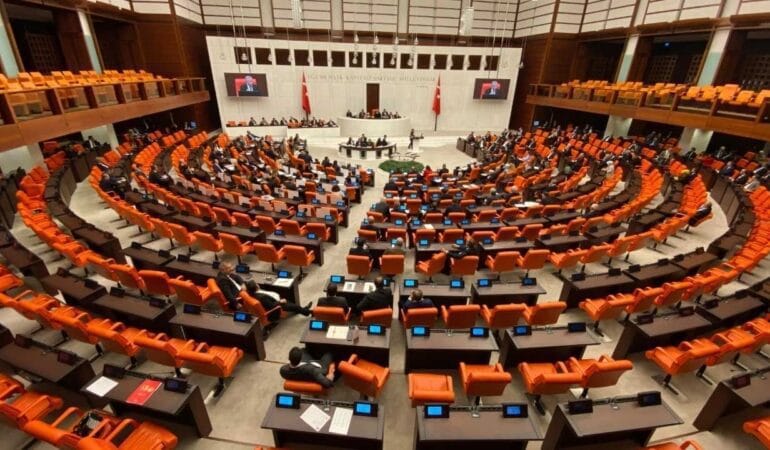 Meclis'te doğal gaz tartışması: Araştırma önerisini AKP ve MHP reddetti