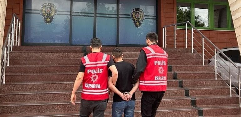 Isparta’da 10 Yıl 10 Ay Hapis Cezası Olan Firari Yakalandı