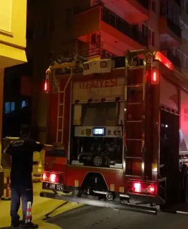 Antalya’da Balkon Yangını Panik Yarattı