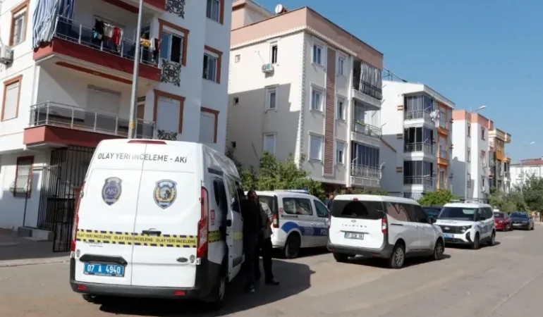Eski Eşin Bıçaklı Saldırısı: Antalya’da 2 Yaralı, 1’i Ağırlık