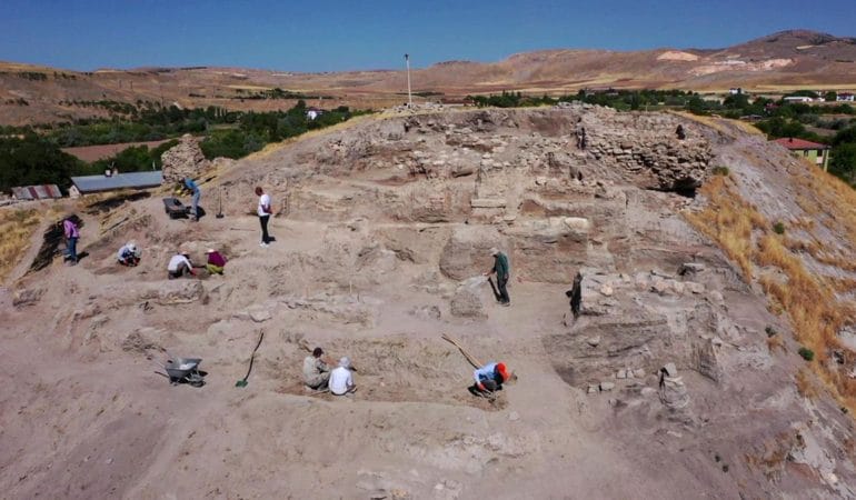 Elazığ’da yaklaşık 6 bin yıllık buluntular gün yüzüne çıkarıldı
