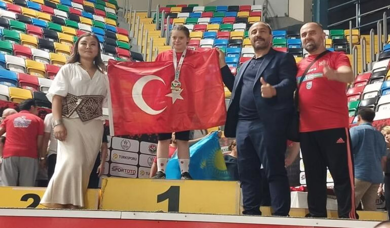 Afyonlu sporculardan 3 Altın madalya