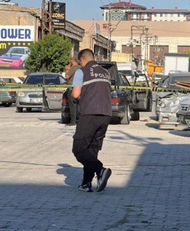 Konya’da Araç Tamir Tartışması Bıçaklı Kavgaya Dönüştü: 1 Kişi Parmağını Kaybetti