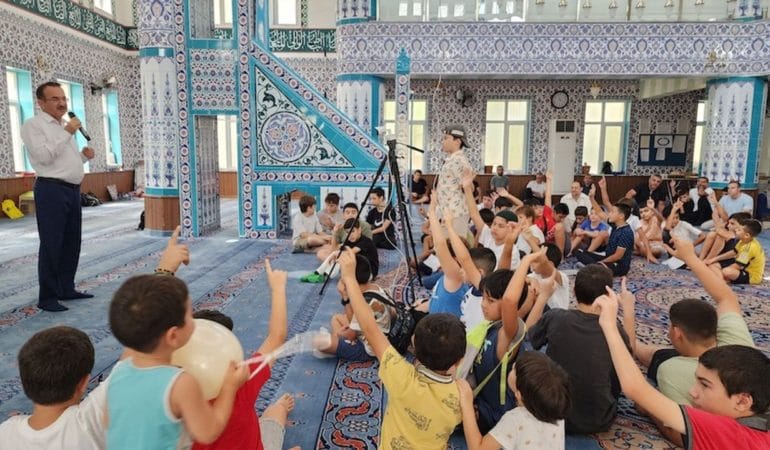 Antalya Yaz Kur’an Kursları’nda Manevi Şölen