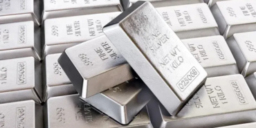 Gümüş Fiyatları 14 Yıllık Zirvede: Fed’in Faiz Politikası ve Kritik Mineral Statüsü Etkili