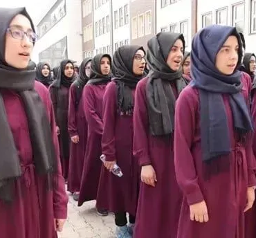 Milli Eğitim Bakanı’nın Kızı Özel Kolejde Eğitim Görüyor