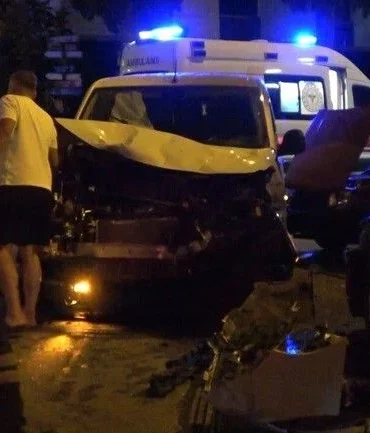 Burdur’da Üç Araçlık Kazada Bir Kişi Hayatını Kaybetti, Dört Kişi Yaralandı