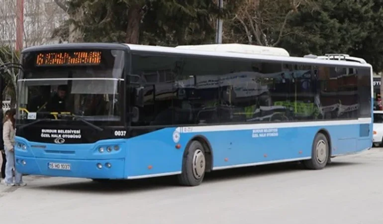 Burdur Belediyesi’nden Öğrencilere 2000 TL Ulaşım Desteği