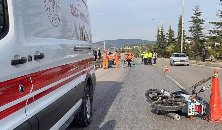 Motosiklet kazasında yaşamını yitirdi