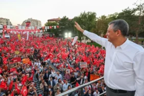 CHP Kurultay Davası Ertelendi: Özgür Özel’den Şiirli Tepki