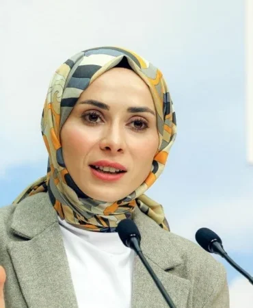 CHP Genel Başkan Yardımcısı Kılıç ve Ekibi, Parti Binasına Giriş Sırasında Darbedildi