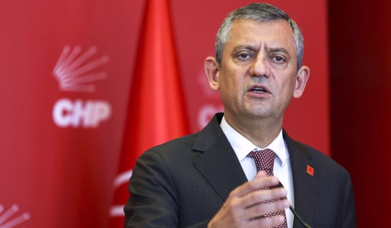 Özgür Özel’den Siyasi Gündeme Dair Net Mesajlar: ‘Yalnızlaştırma Girişimleri Başarısız Olacak’