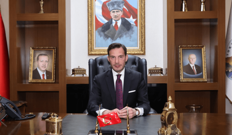 Tokat Belediye Başkanı’nın makamında böcek şoku